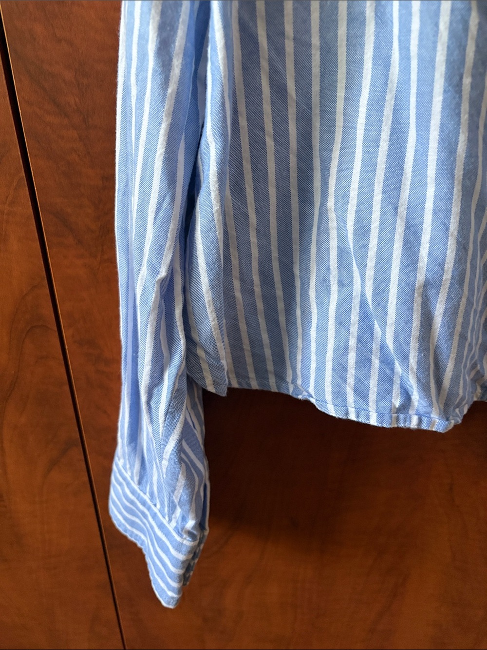 4/$20 🍂 Cropped Striped Button-Up - Picture 4 of 4